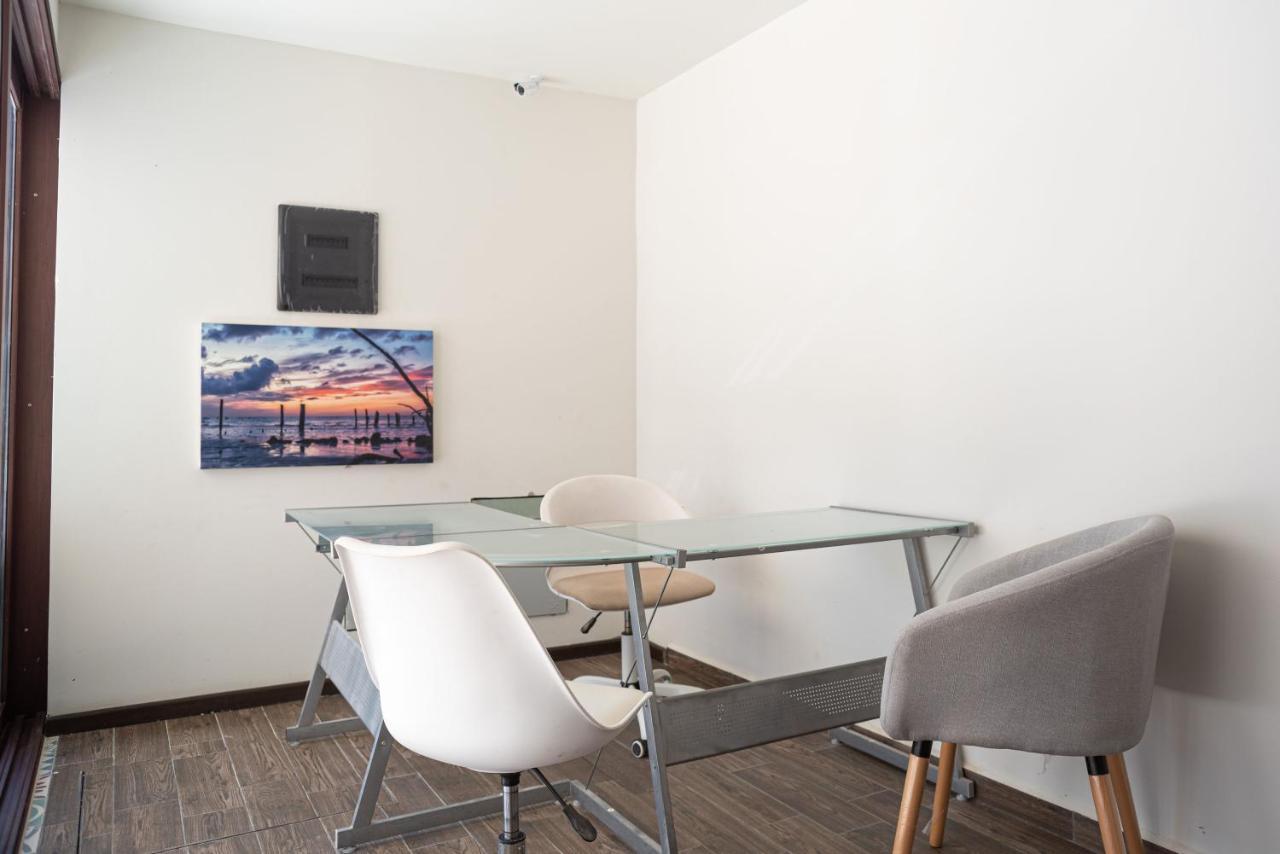 Hotel Mayari Holbox エクステリア 写真 A meeting room at the headquarters of the company