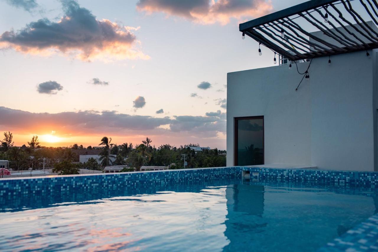 Hotel Mayari Holbox エクステリア 写真 Rooftop pool at the Hotel Habitas Tulum