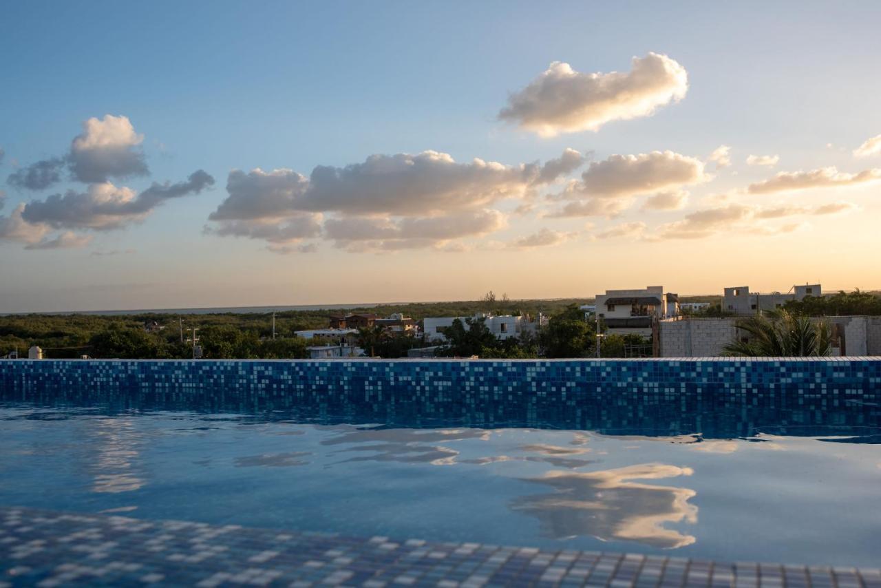 Hotel Mayari Holbox エクステリア 写真 Sunset over Tulum