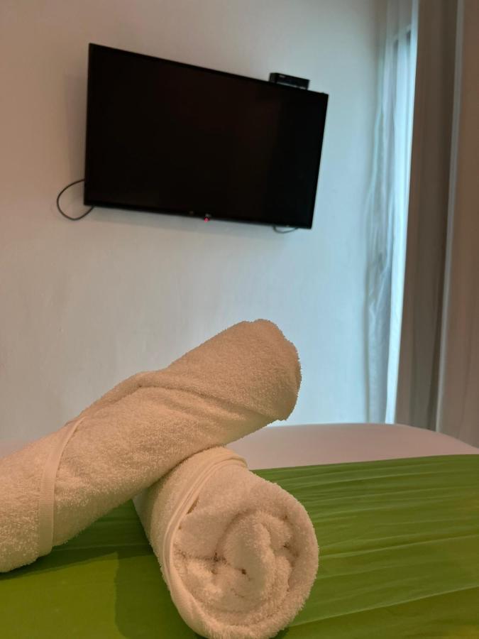 Hotel Mayari Holbox エクステリア 写真 A towel snake