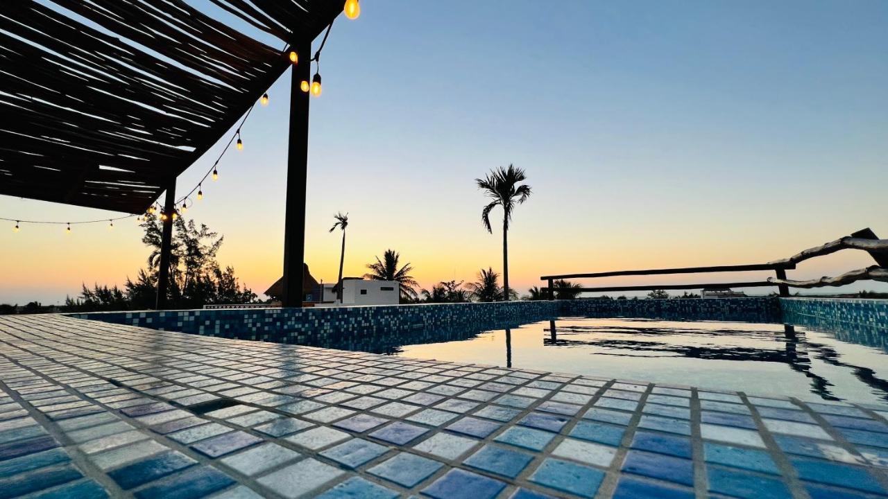 Hotel Mayari Holbox エクステリア 写真 Sunset at the pool